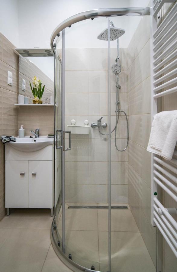 Free Parking! Linden Apartment, Ac, Smart Tv, Wifi Budapest Luaran gambar