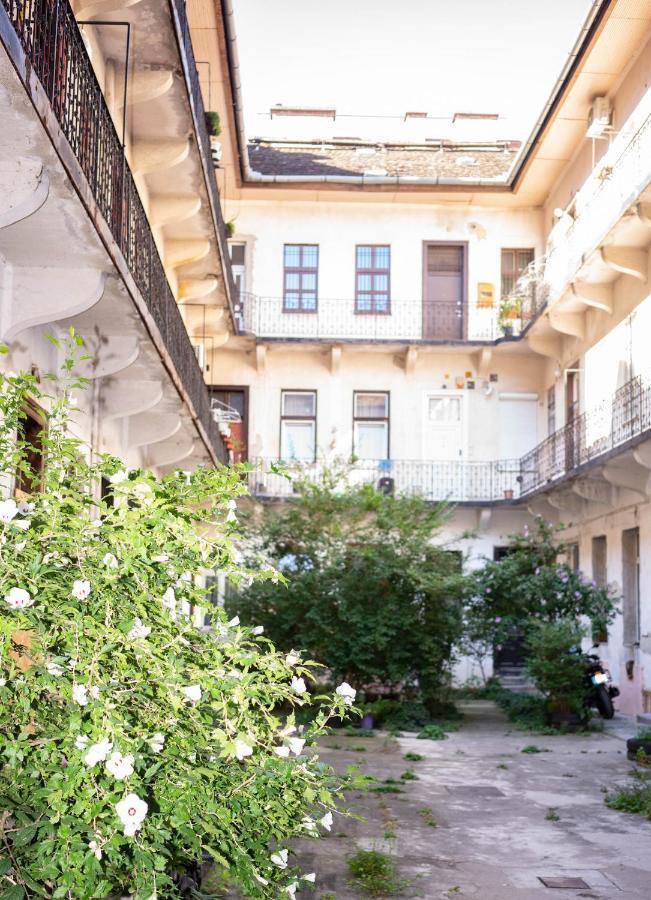 Free Parking! Linden Apartment, Ac, Smart Tv, Wifi Budapest Luaran gambar