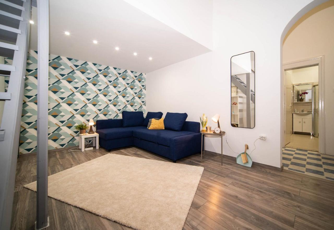 Free Parking! Linden Apartment, Ac, Smart Tv, Wifi Budapest Luaran gambar